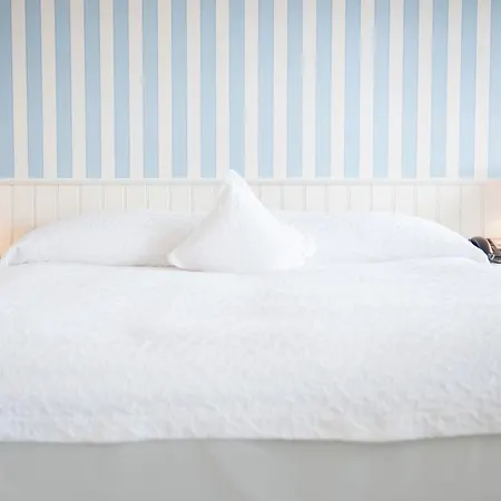 Strandhotel Отель 4*