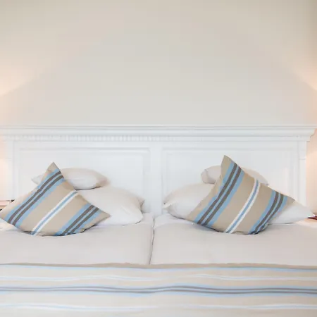 Strandhotel Глюксбург
