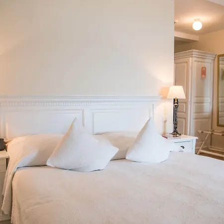 Strandhotel Szálloda