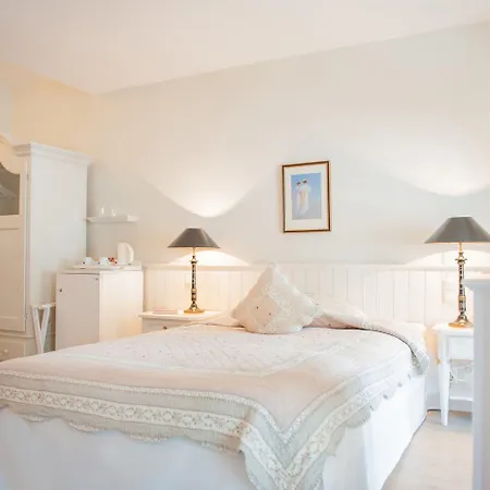 Отель Strandhotel 4*