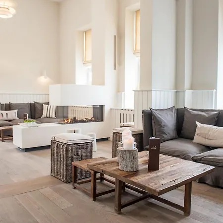 Strandhotel Szálloda 4*