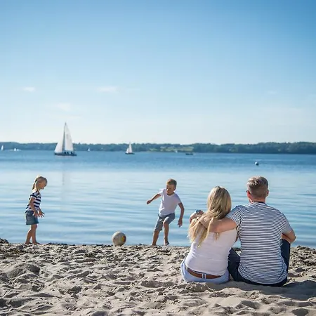格吕克斯堡斯滕德酒店 酒店